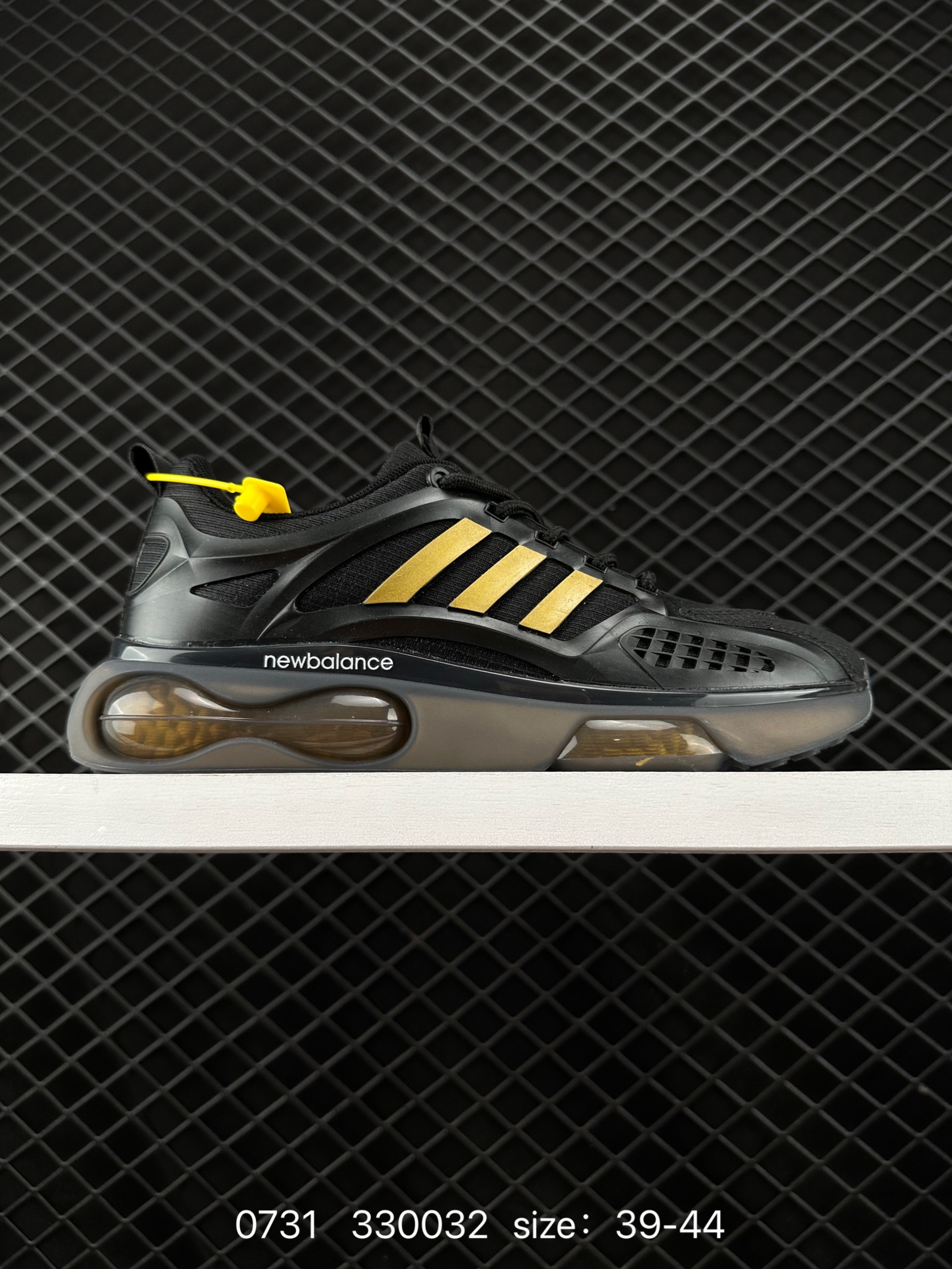 NEW BALANCE NEW BALANCE